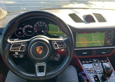 2019 Porsche Cayenne Turbo z USA, uszkodzony, nr VIN WP1AF2AY5KDA80246